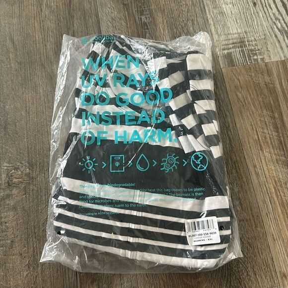 Coolibar Women's Black & White Striped SPF 50 Sun Protection Top Size XXL NWT - Picture 2 of 3